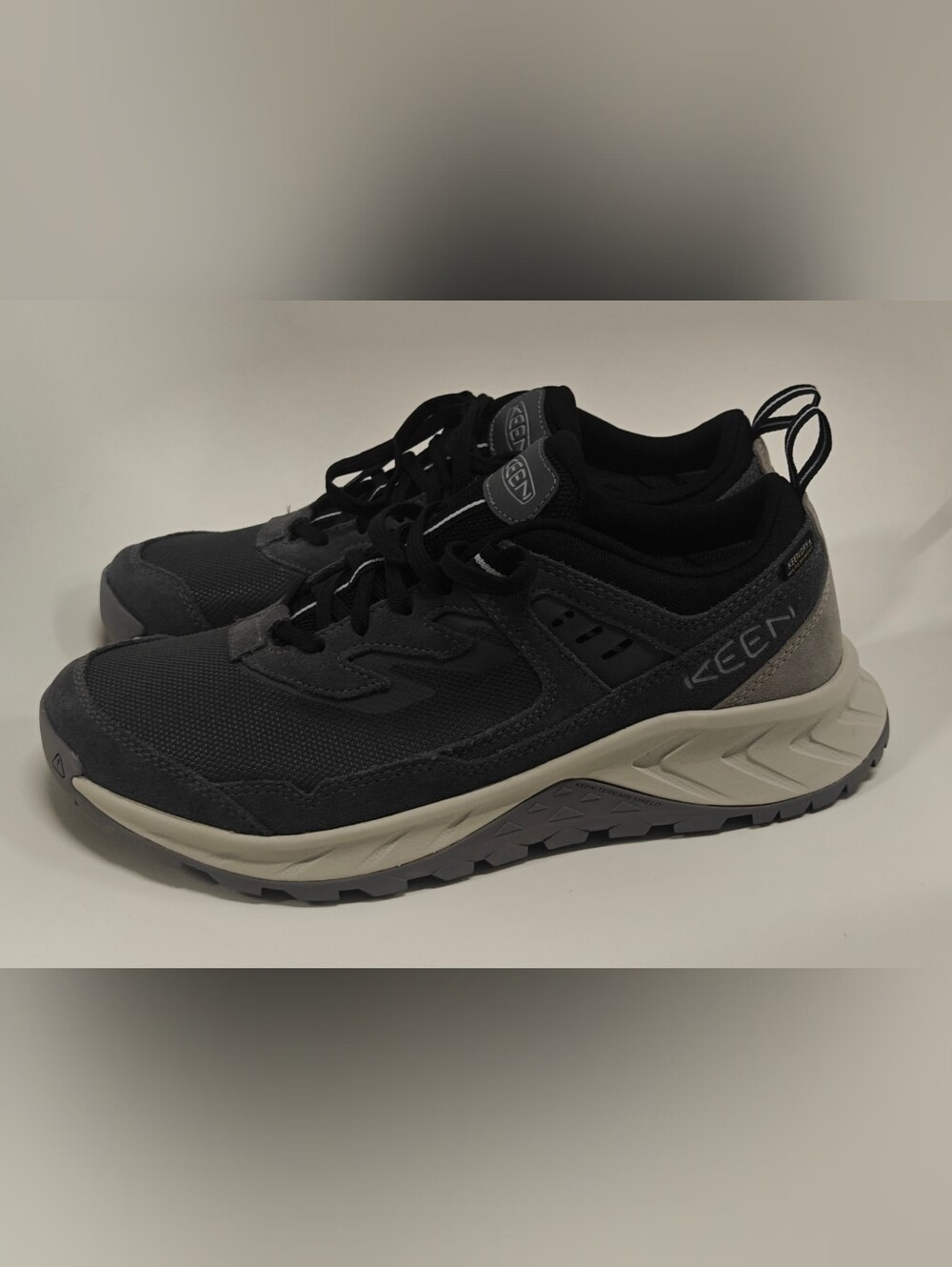 KEEN Hightrail Mens Waterproof Hiking Shoes Size 9 Trail Sneakers Outdoor Boots